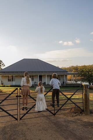 The Farmhouse – Southwest Luxury Farmstay gallery image 5