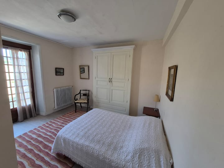 საძინებელი 1