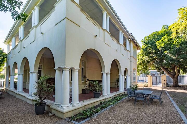 Spacious Home in Cape Town, Rondebosch (Dec ’24) gallery image 4