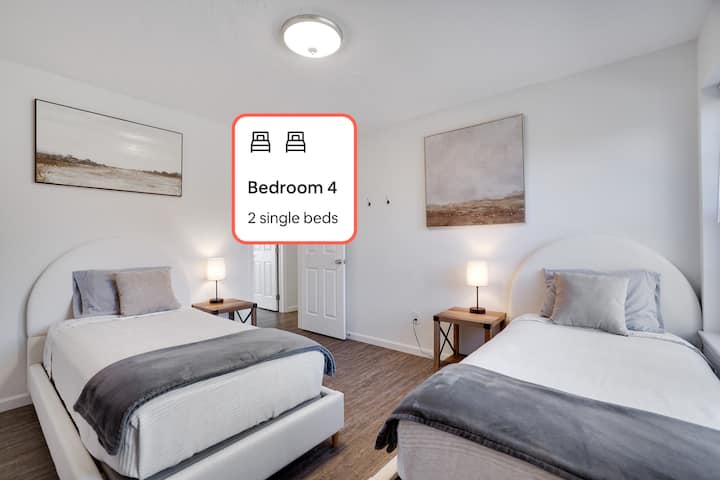 Bedroom No. 4 | 2 Twin Beds | 43" 4K UHD Roku TV | Closet