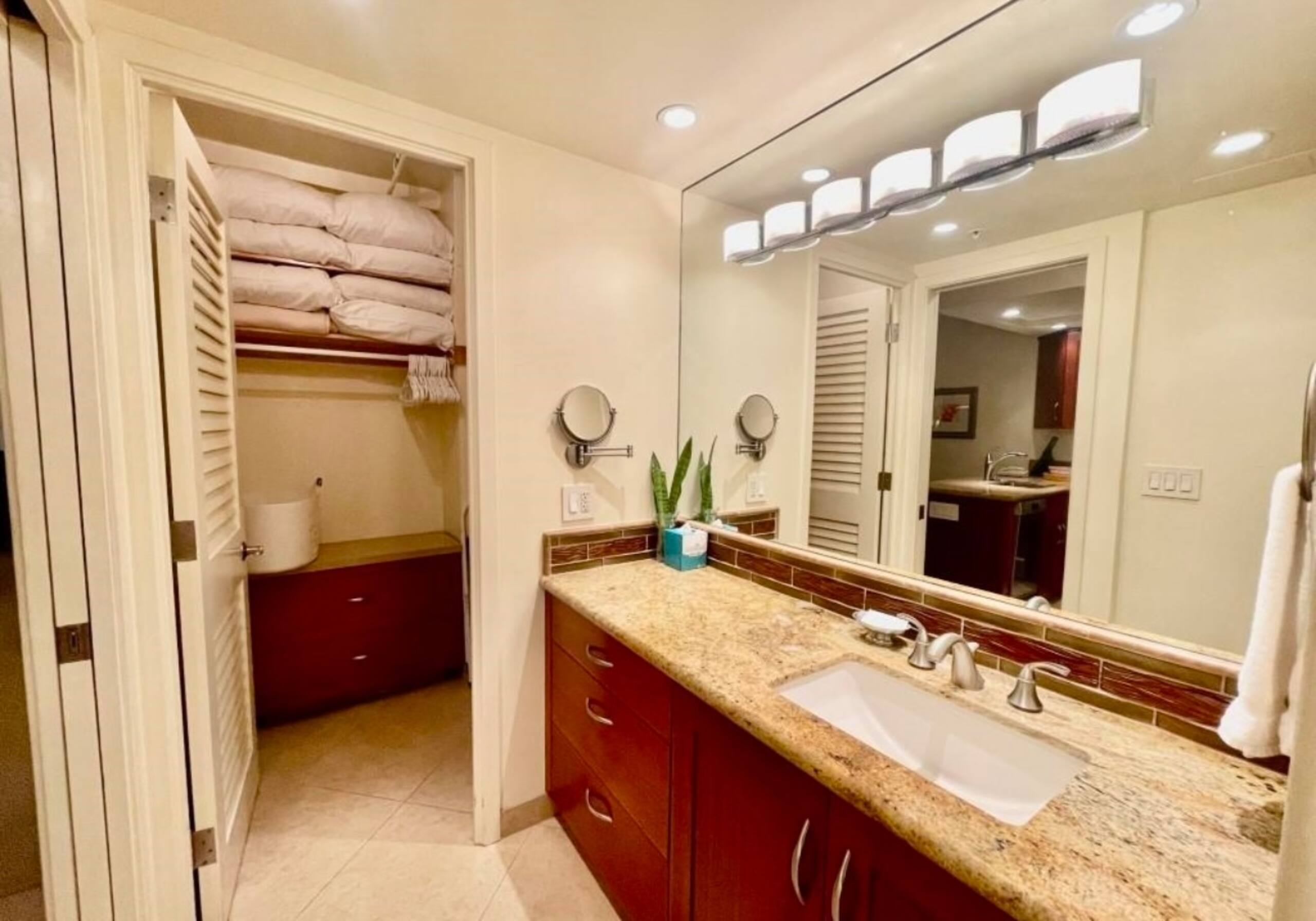 Kaanapali Whaler Full Oceanfront Oceanview AC - Image 81