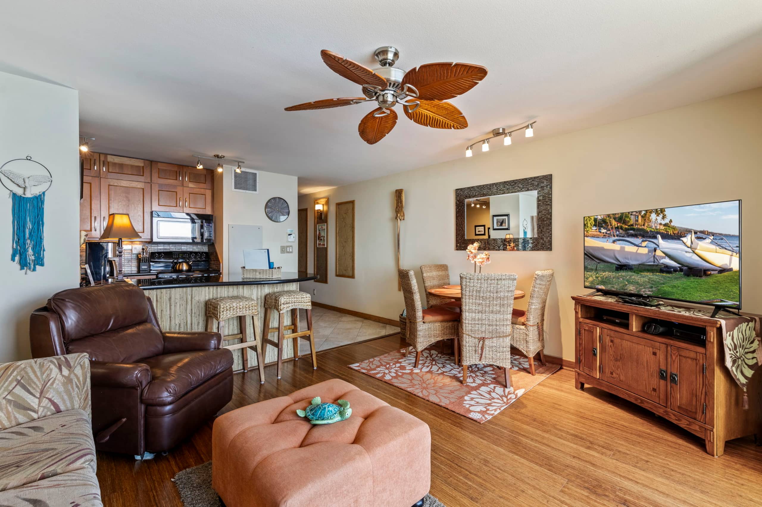 Condo in Kihei · ★4.96 · 1 bedroom · 2 beds · 1 private bath - Image 19