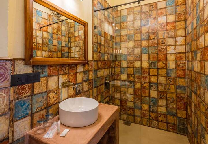 Inez · Beach 2.5km: Posh LUX Villa, Pool & Garden! Anjuna