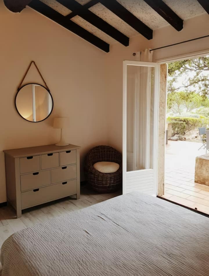 Гостинска куќа 1 (6 лица): сива спална соба