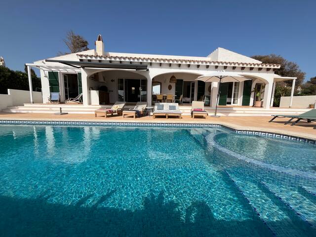 Très belle villa rénovée, fantastique vue mer !