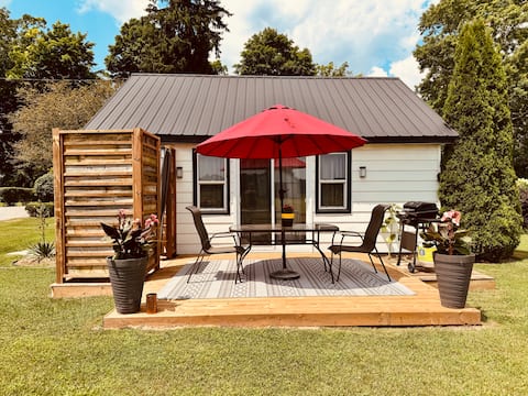 Quiet Cottage Near Turkey Point and Port Dover