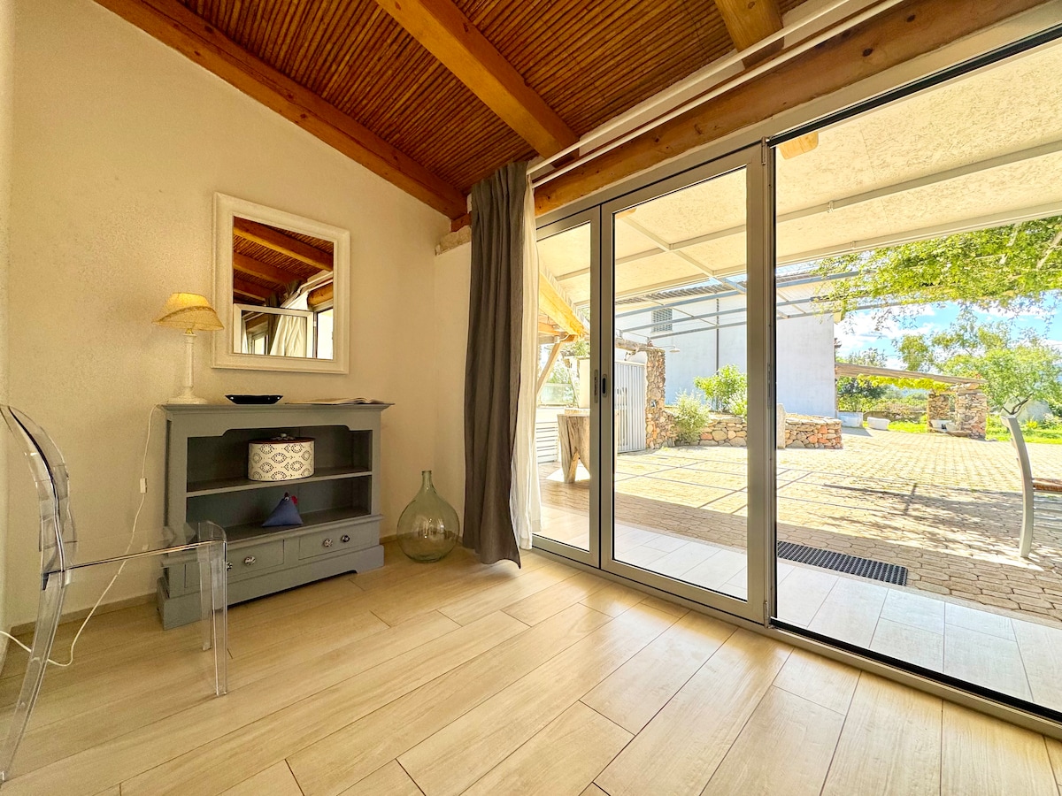 Popular Airbnb listing: "Le Corti Sarde Sea Breeze" in Bari Sardo