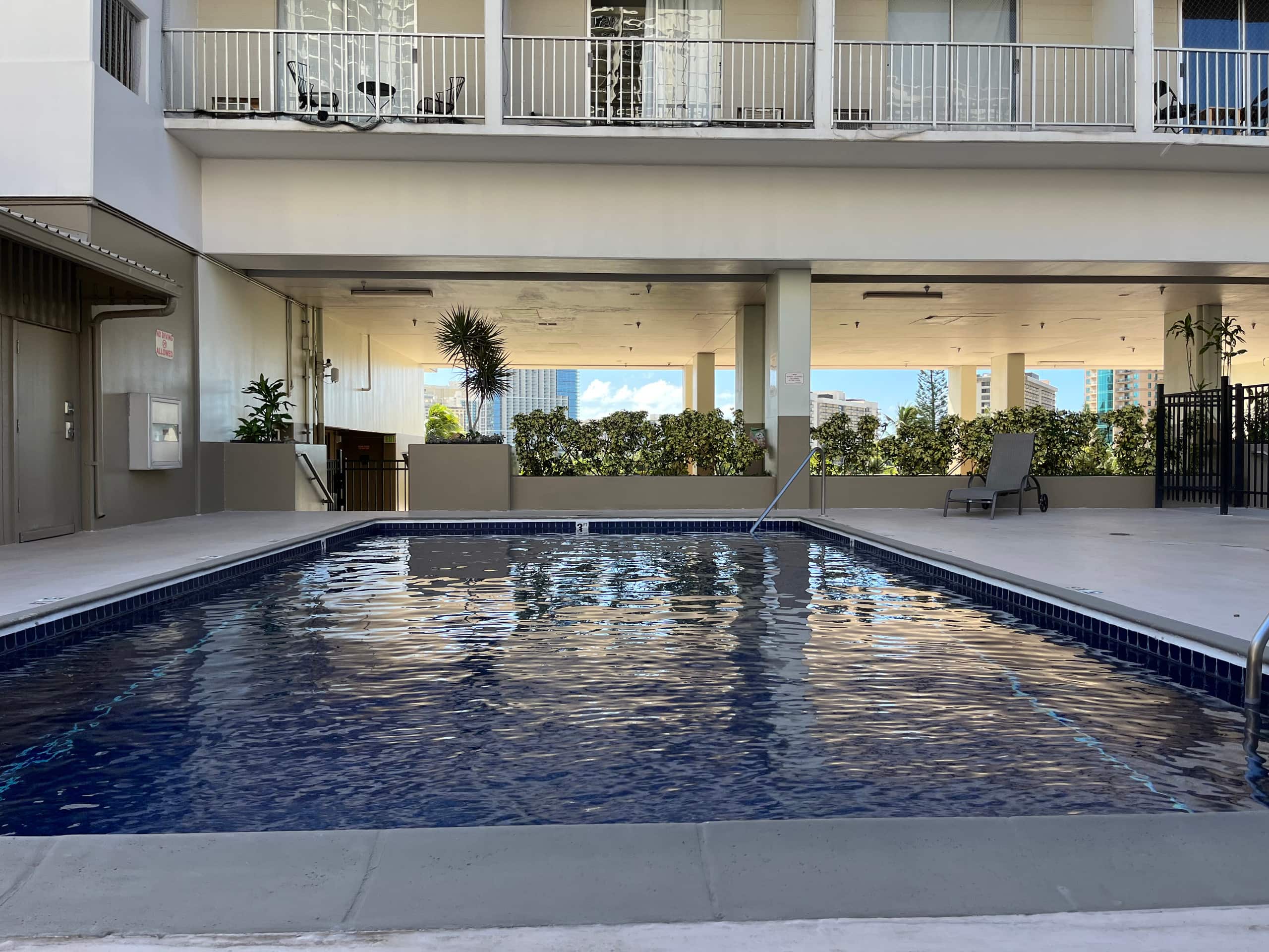 Condo in Honolulu · ★4.93 · Studio · 1 bed · 1 private bath - Image 37