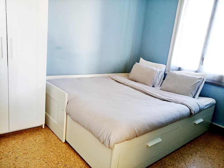 1st floor apartment - Bedroom 3 - Queen size bed 160 cm x 200 cm