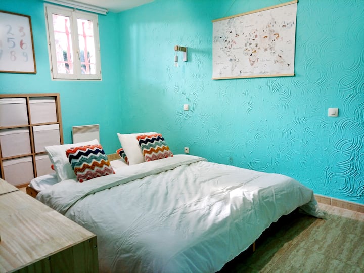 Ground Floor Apartment - Bedroom 4 - Queen Size Bed 160 cm x 200 cm