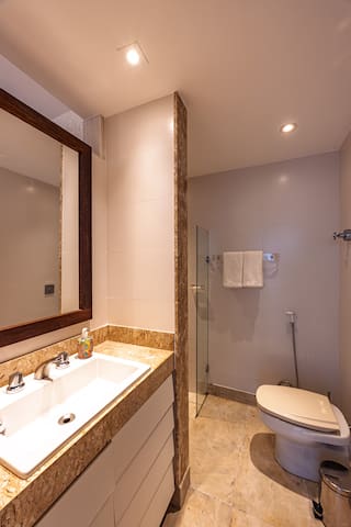 Ipanema Apt w/ Views, WiFi, AC – Near the Beach gallery image 4