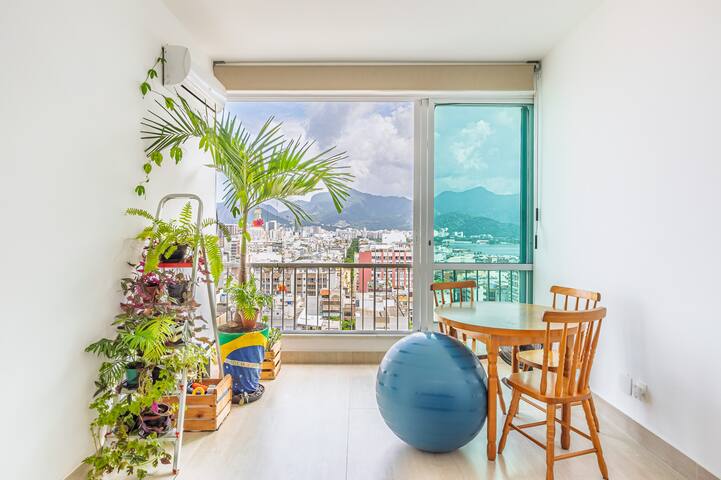 Ipanema Apt w/ Views, WiFi, AC – Near the Beach gallery image 2