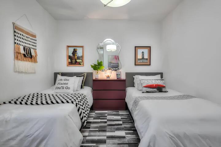 4B4Bath wonderhouse FairviewMall& 401+DVP gallery image 5