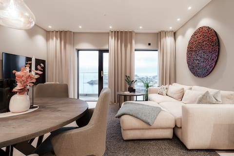 Modern top condo on the quayside in Svolvær