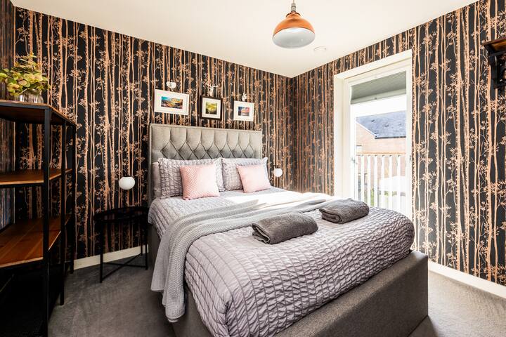 Gorgeous central 3 bed house free parking & garden gallery image 5