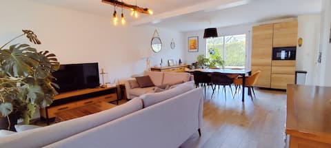 3 bedroom house with hot tub