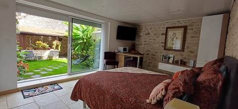 La Carcaïenne, self-contained room, breakfast included