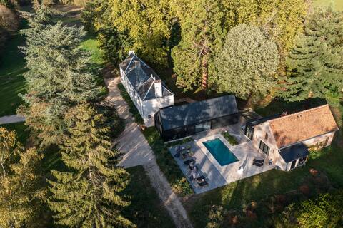 Luxury chateau Private swimming pool near Chambord