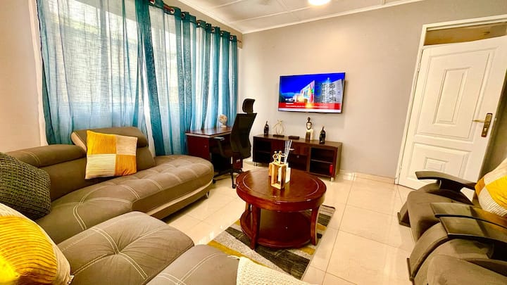 Relaxing & Welcoming Living Room