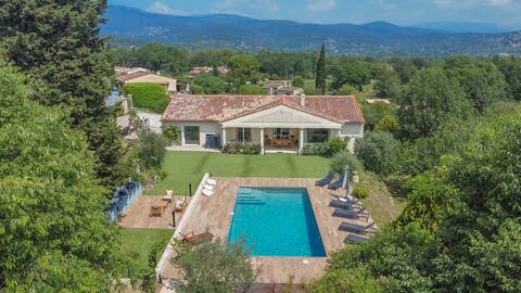 Villa 5* 220sqm², 4ch, Heated Pool & Park
