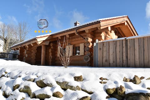 Chalet Enzian Bayerwald with hot tub and sauna