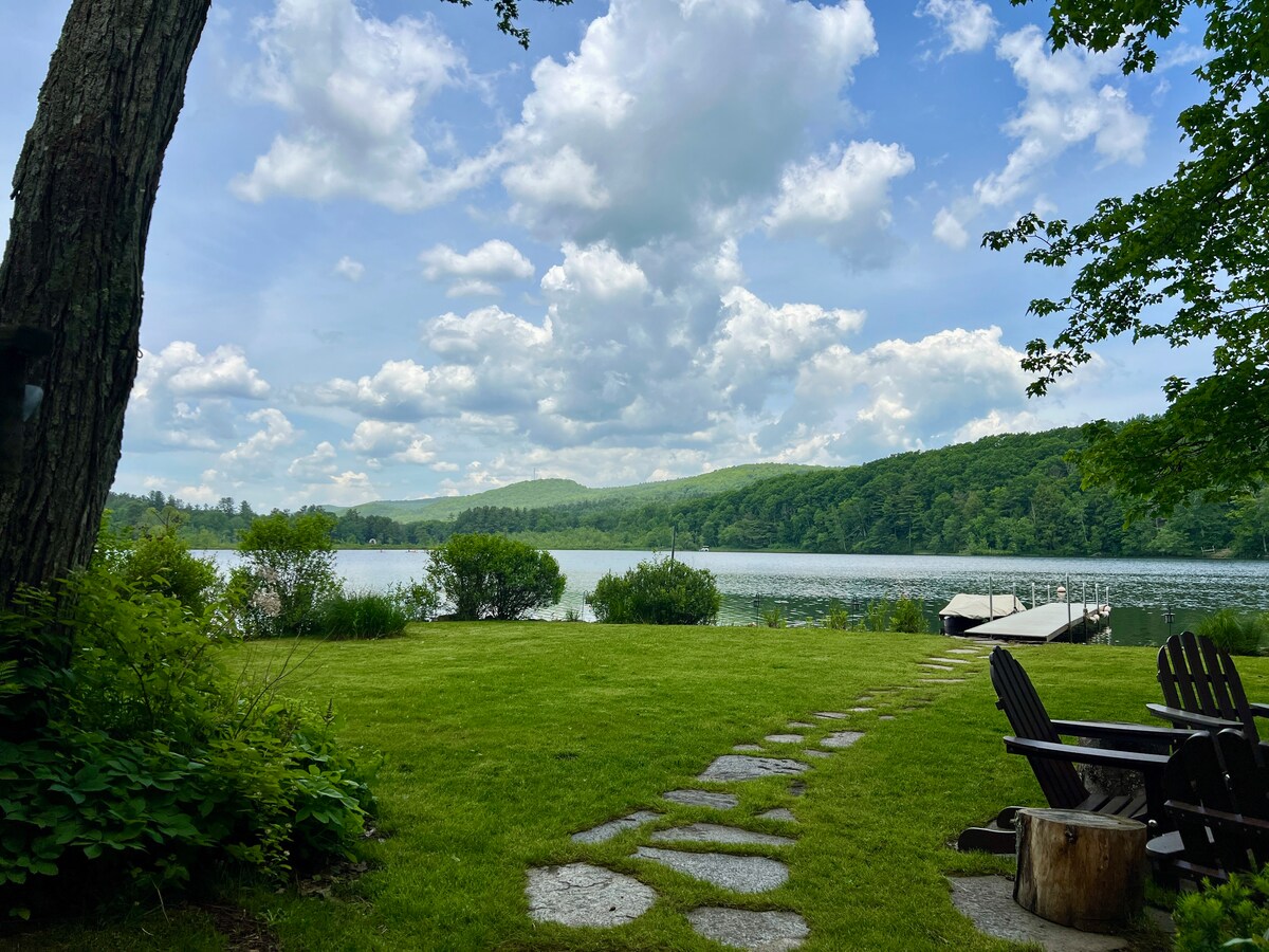 Lakefront in the Berkshires Houses for Rent in Becket, Massachusetts