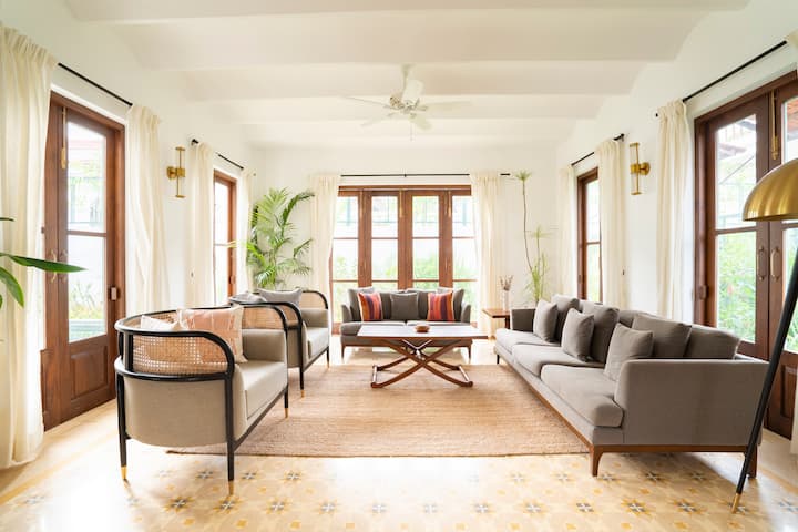 Living room image 5