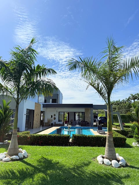 La Bonita Private Paradise Sun Pool Jacuzzi and Bbq