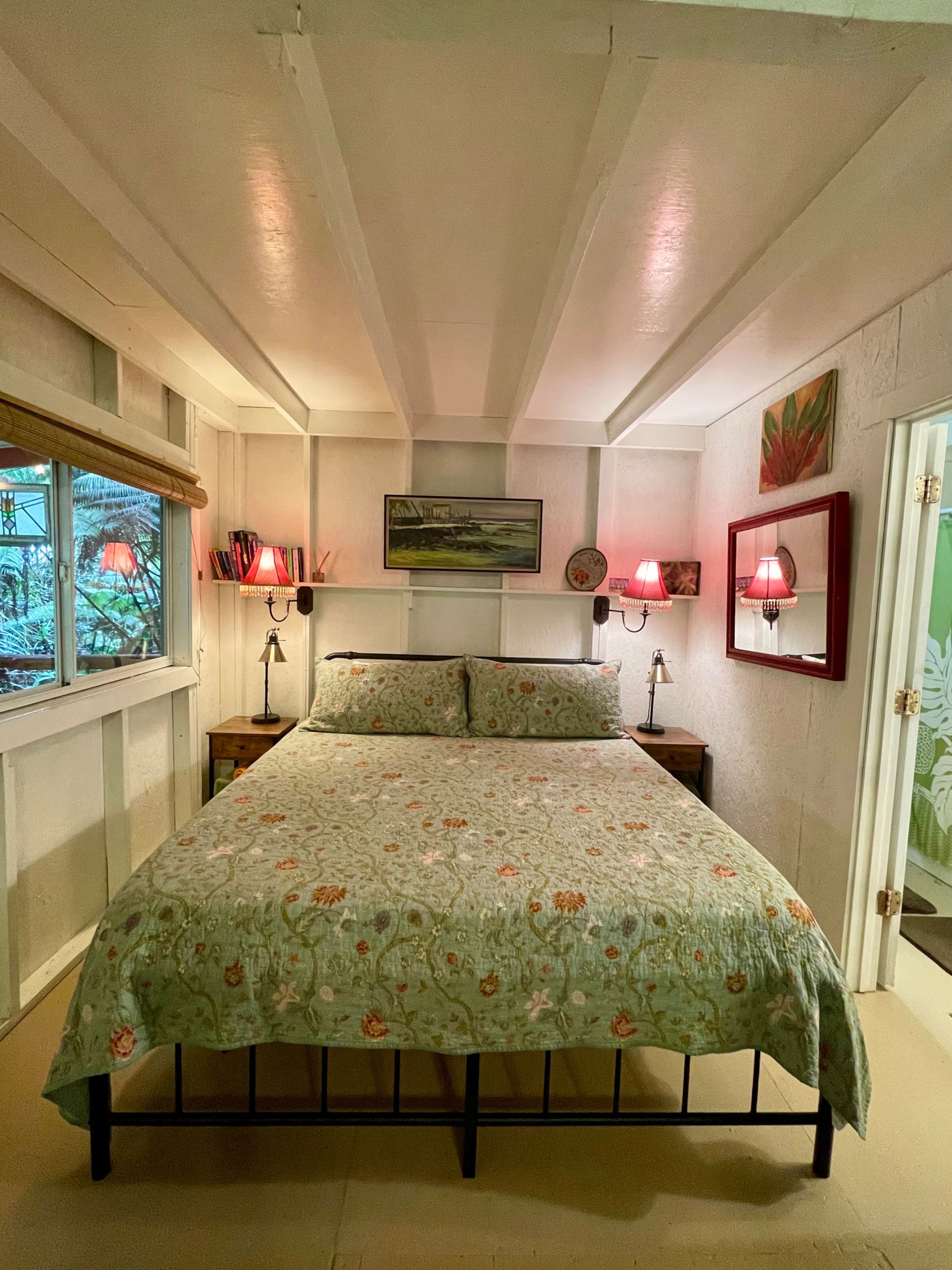 Cabin in Kailua-Kona · ★4.94 · 1 bedroom · 1 bed · 1 bath - Image 3