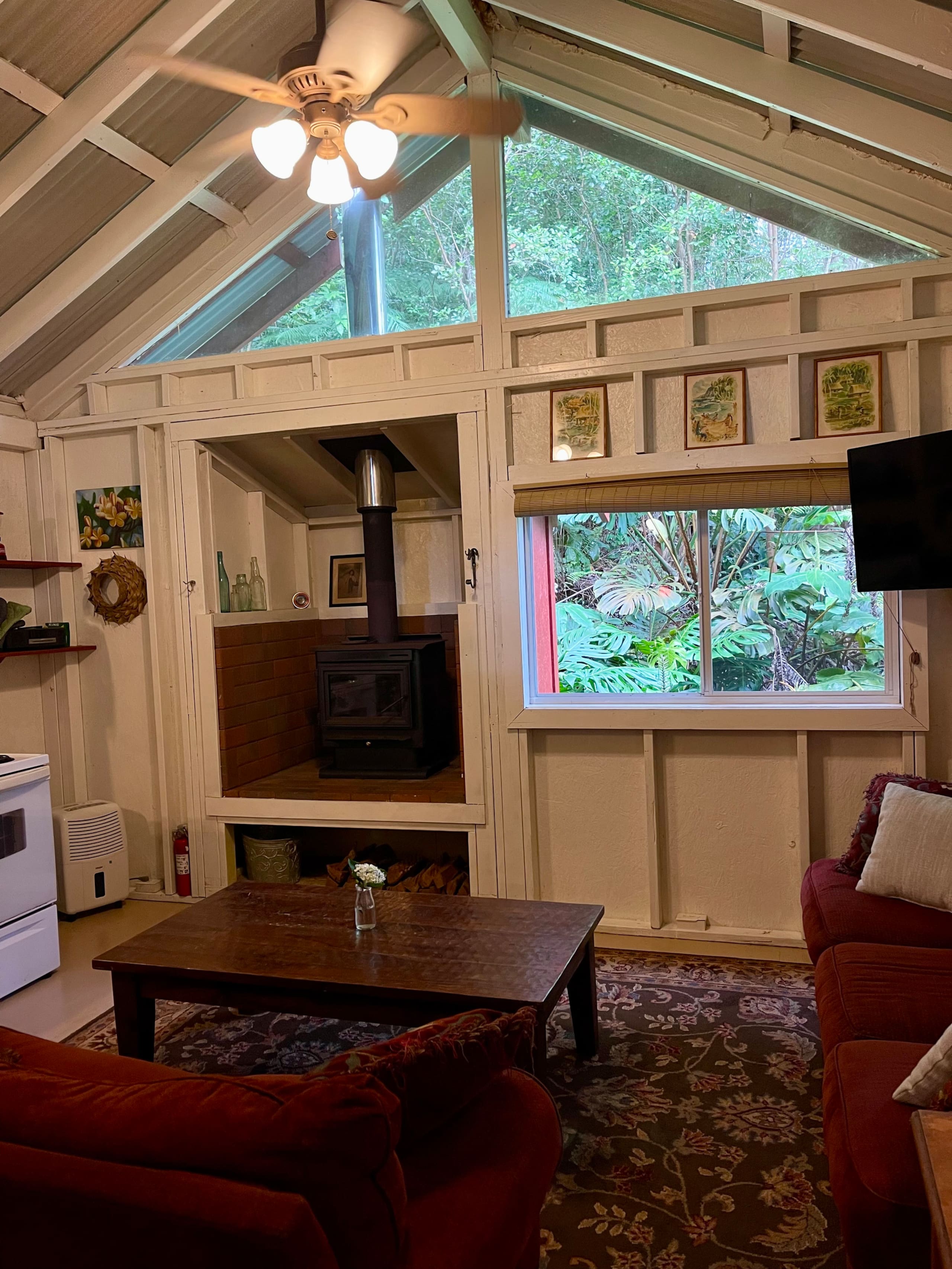 Cabin in Kailua-Kona · ★4.94 · 1 bedroom · 1 bed · 1 bath - Image 2
