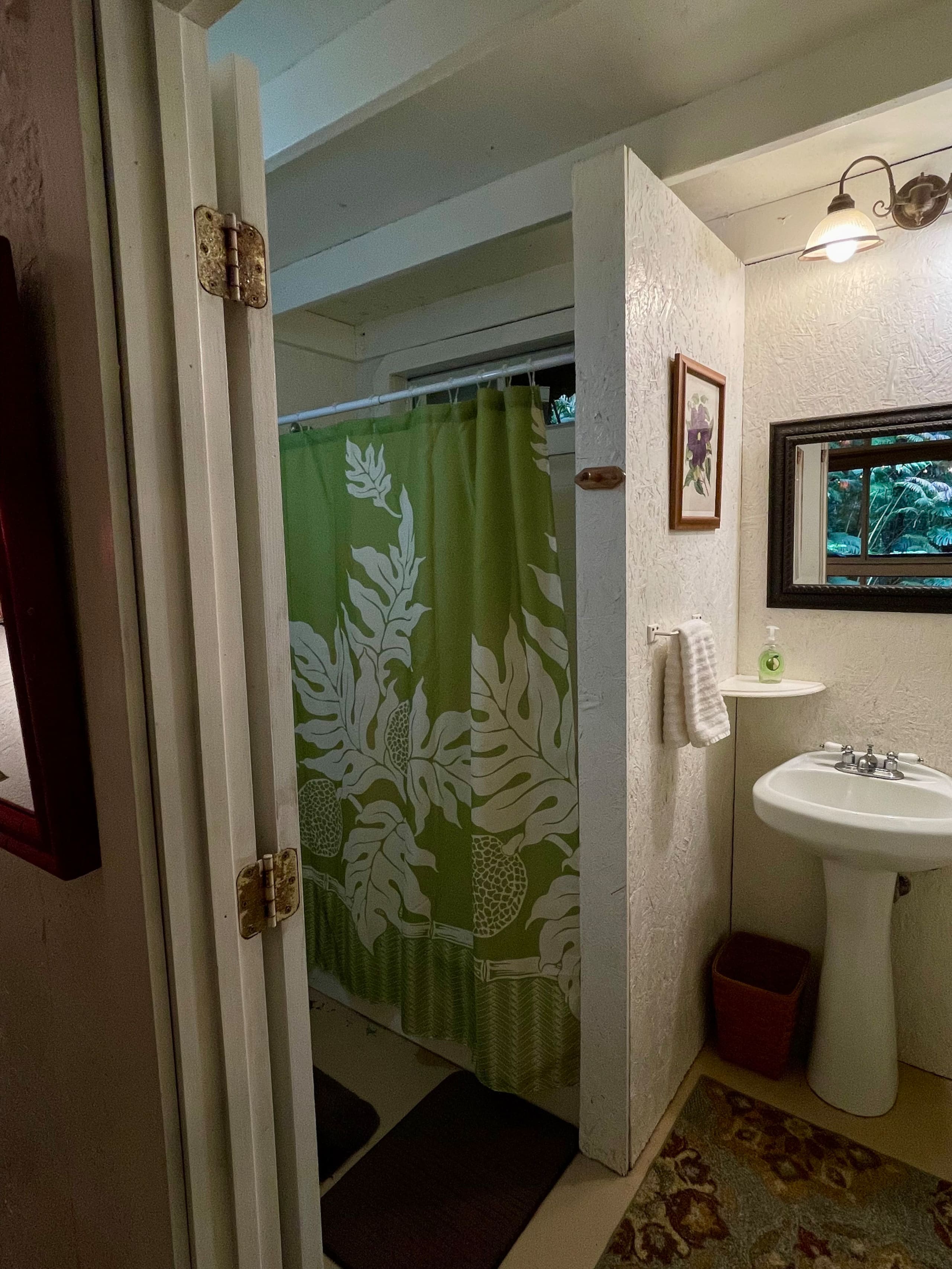 Cabin in Kailua-Kona · ★4.94 · 1 bedroom · 1 bed · 1 bath - Image 5