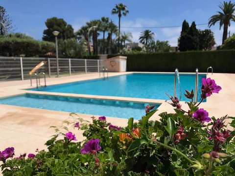 Holiday flat near villas - 50m to beach