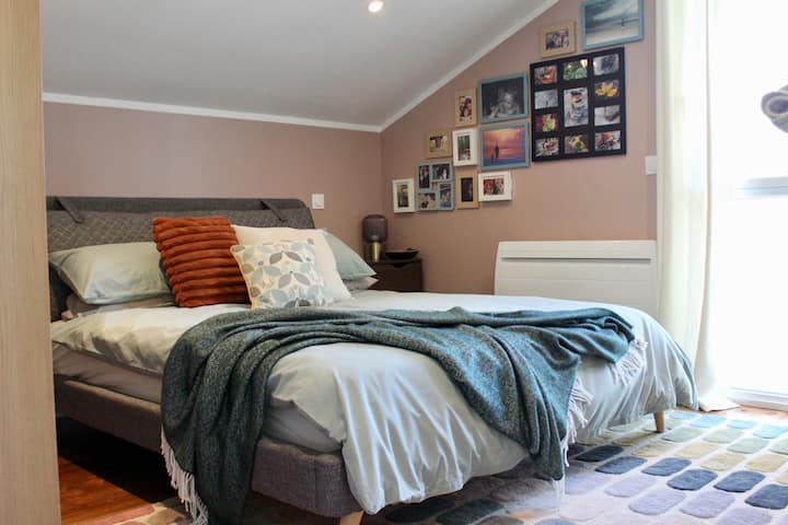 เตียงหรูขนาด 160 x 200 ซม.