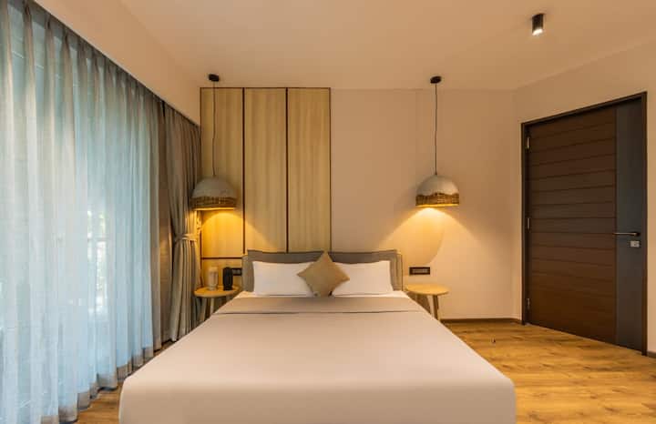 Bedroom 1 image 3