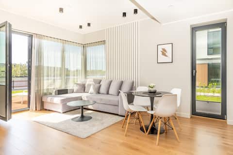 Family apartment - river view, terrace, parking!
