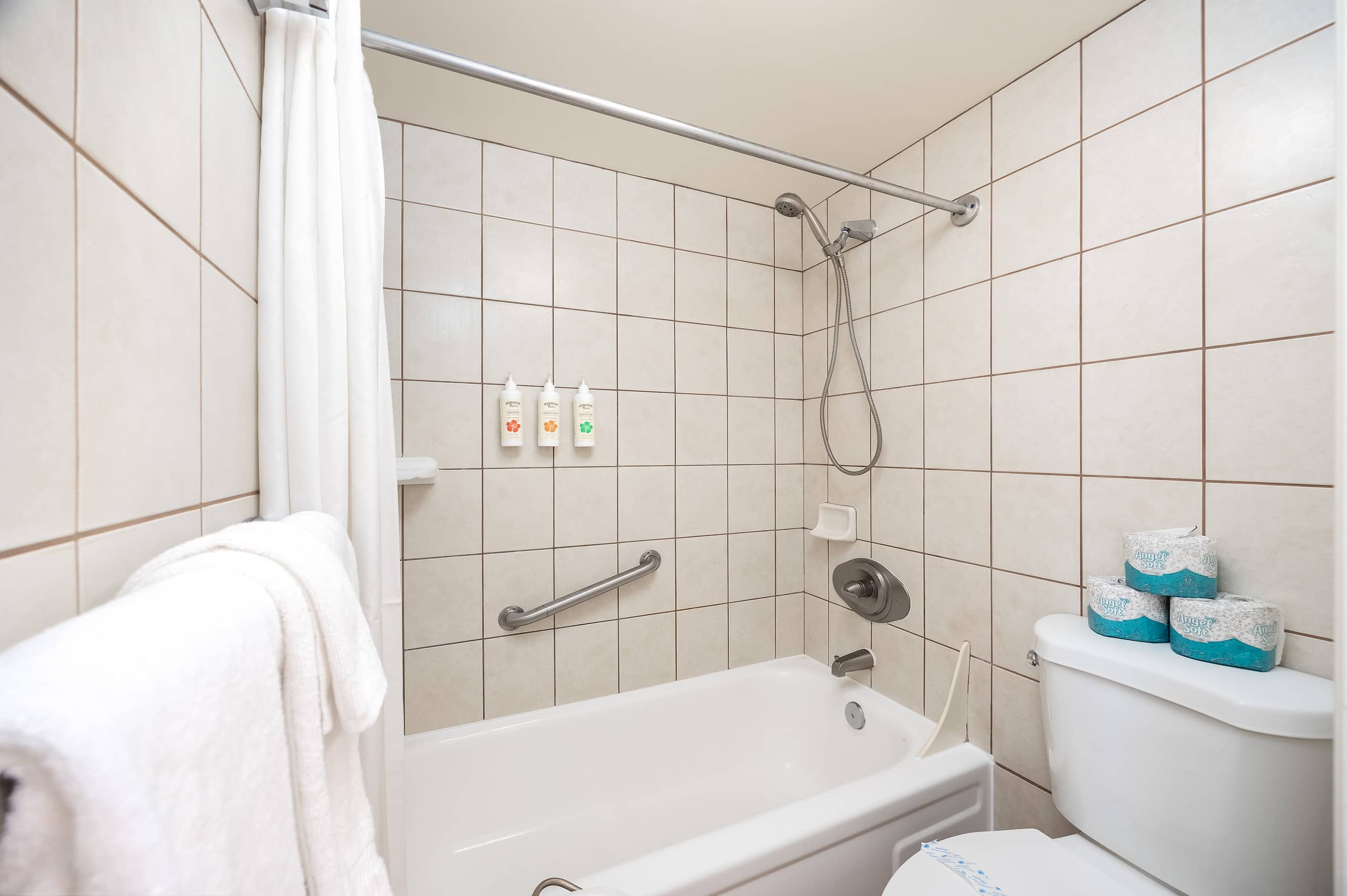 Condo in Honolulu · ★4.67 · 1 bedroom · 2 beds · 1 private bath - Image 39