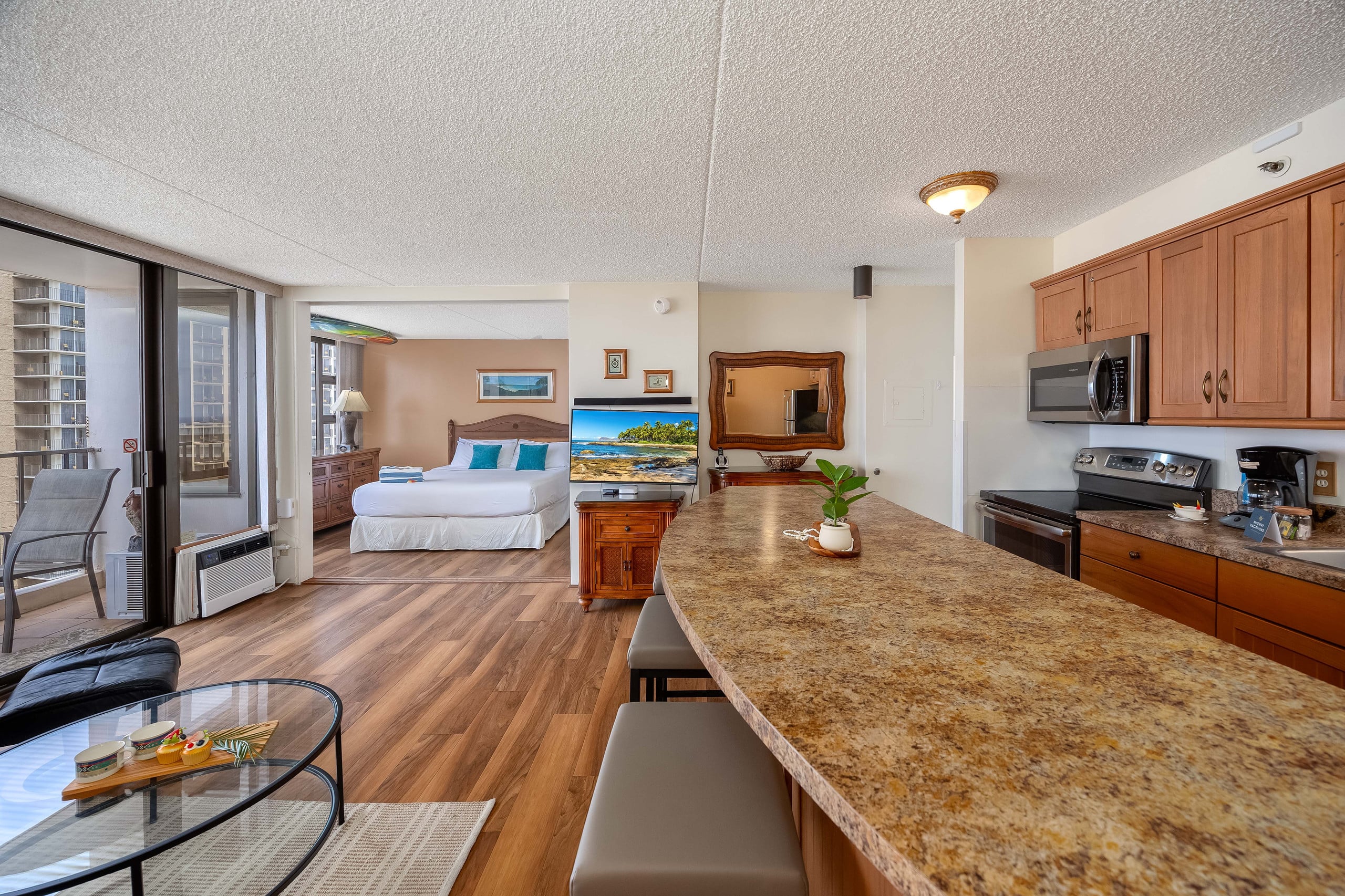Condo in Honolulu · ★4.67 · 1 bedroom · 2 beds · 1 private bath - Image 24