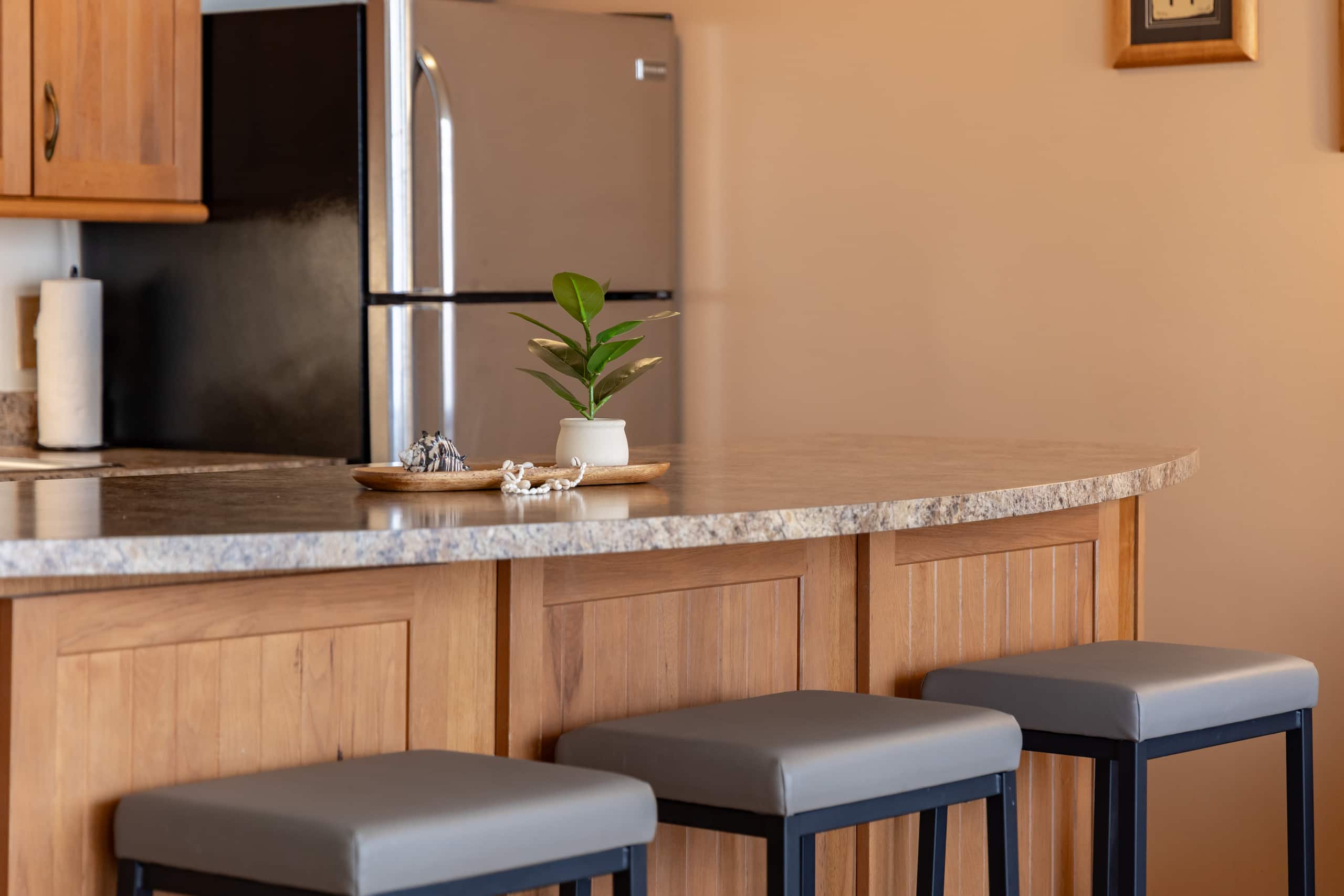 Condo in Honolulu · ★4.67 · 1 bedroom · 2 beds · 1 private bath - Image 25