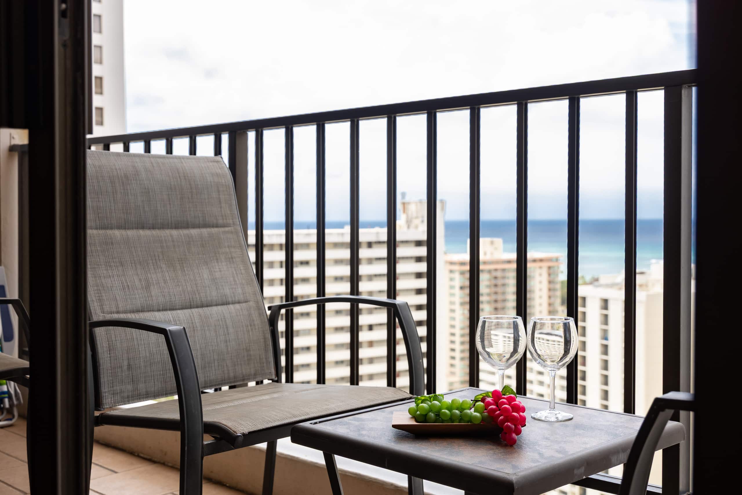 Condo in Honolulu · ★4.67 · 1 bedroom · 2 beds · 1 private bath - Image 45