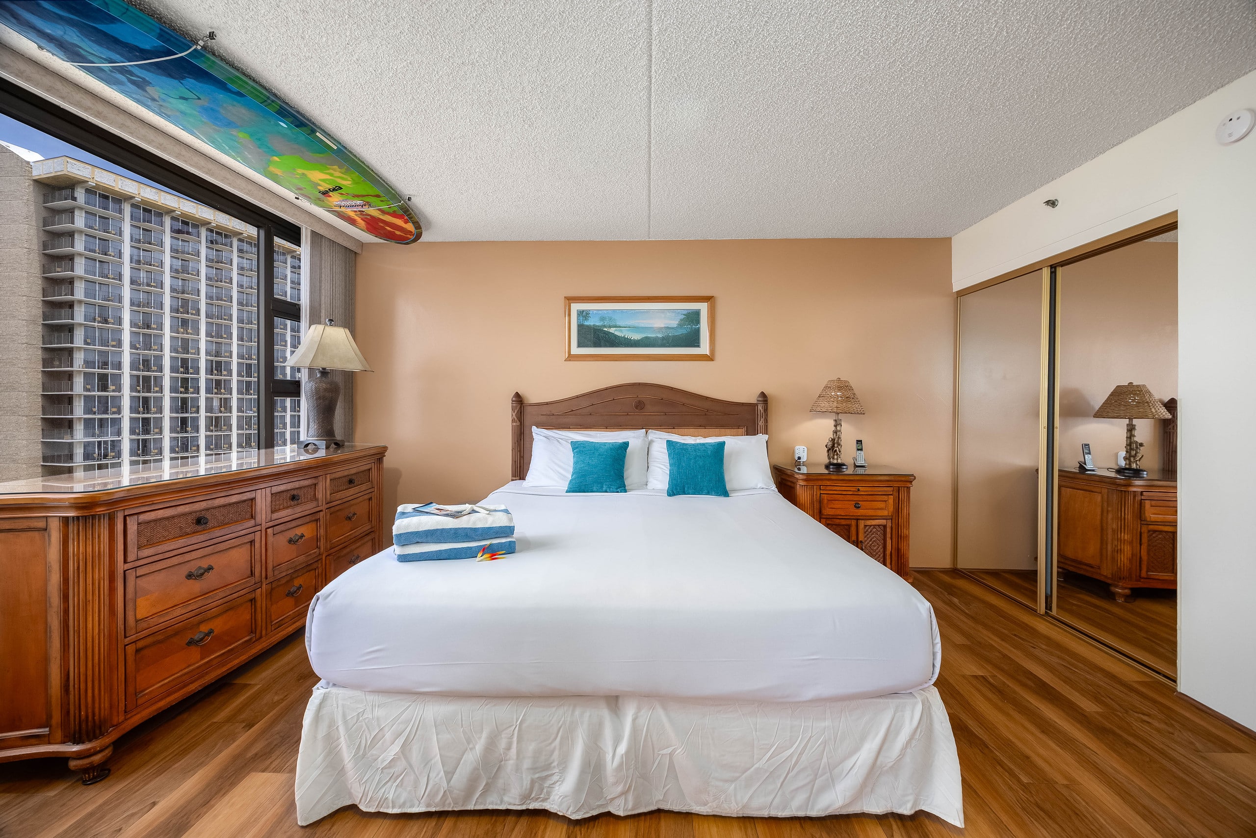 Condo in Honolulu · ★4.67 · 1 bedroom · 2 beds · 1 private bath - Image 27