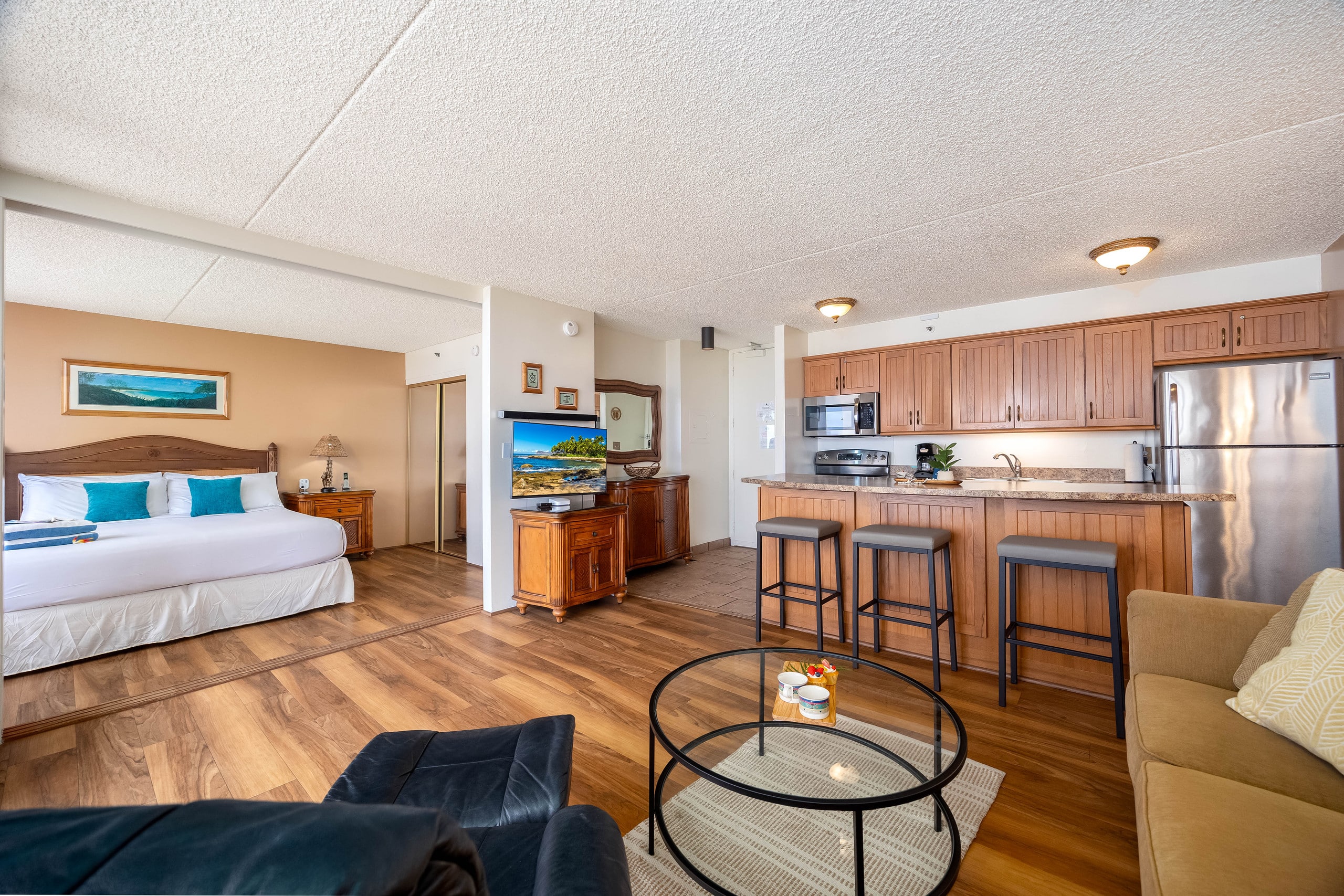 Condo in Honolulu · ★4.67 · 1 bedroom · 2 beds · 1 private bath - Image 13