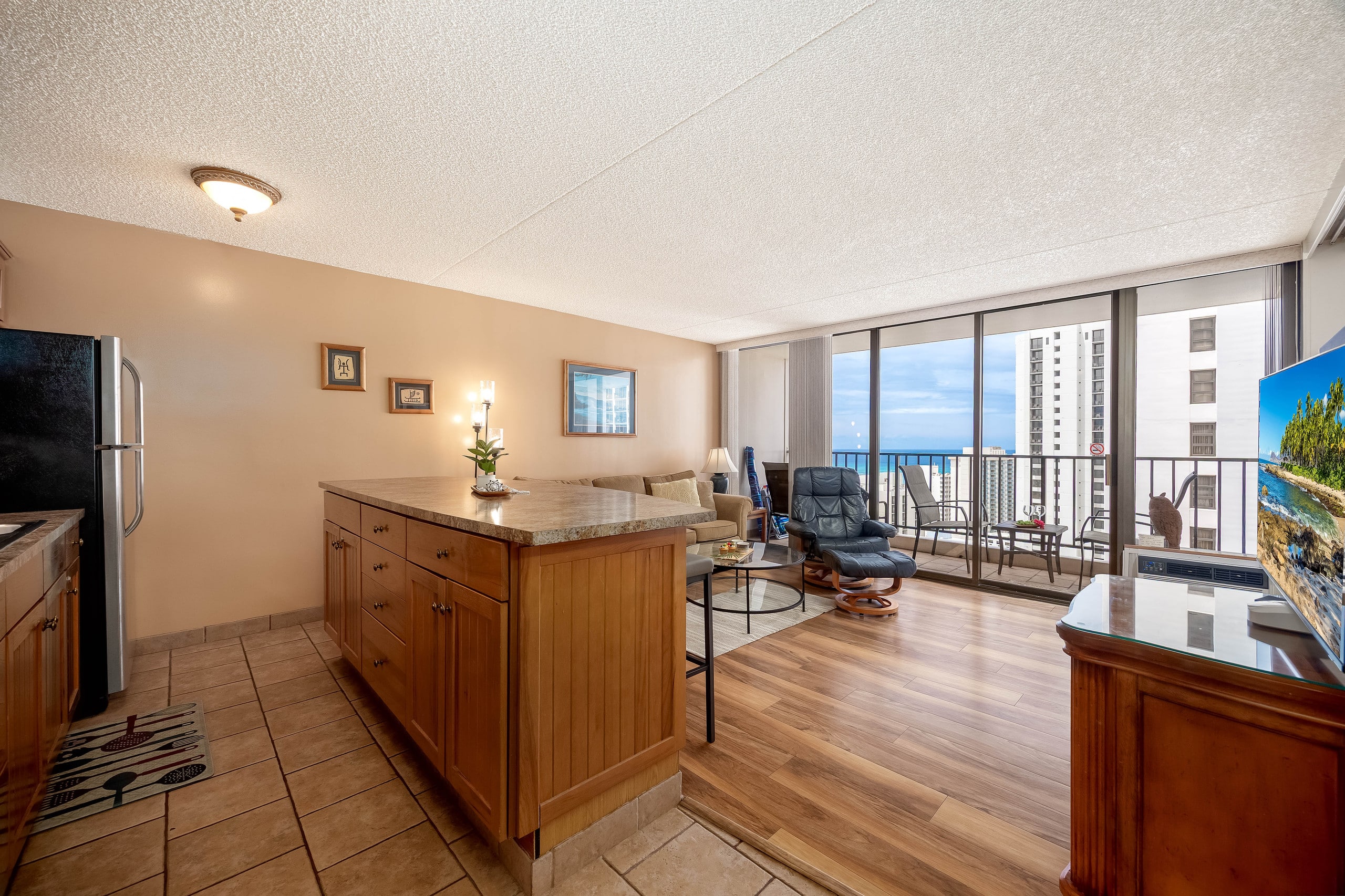 Condo in Honolulu · ★4.67 · 1 bedroom · 2 beds · 1 private bath - Image 9