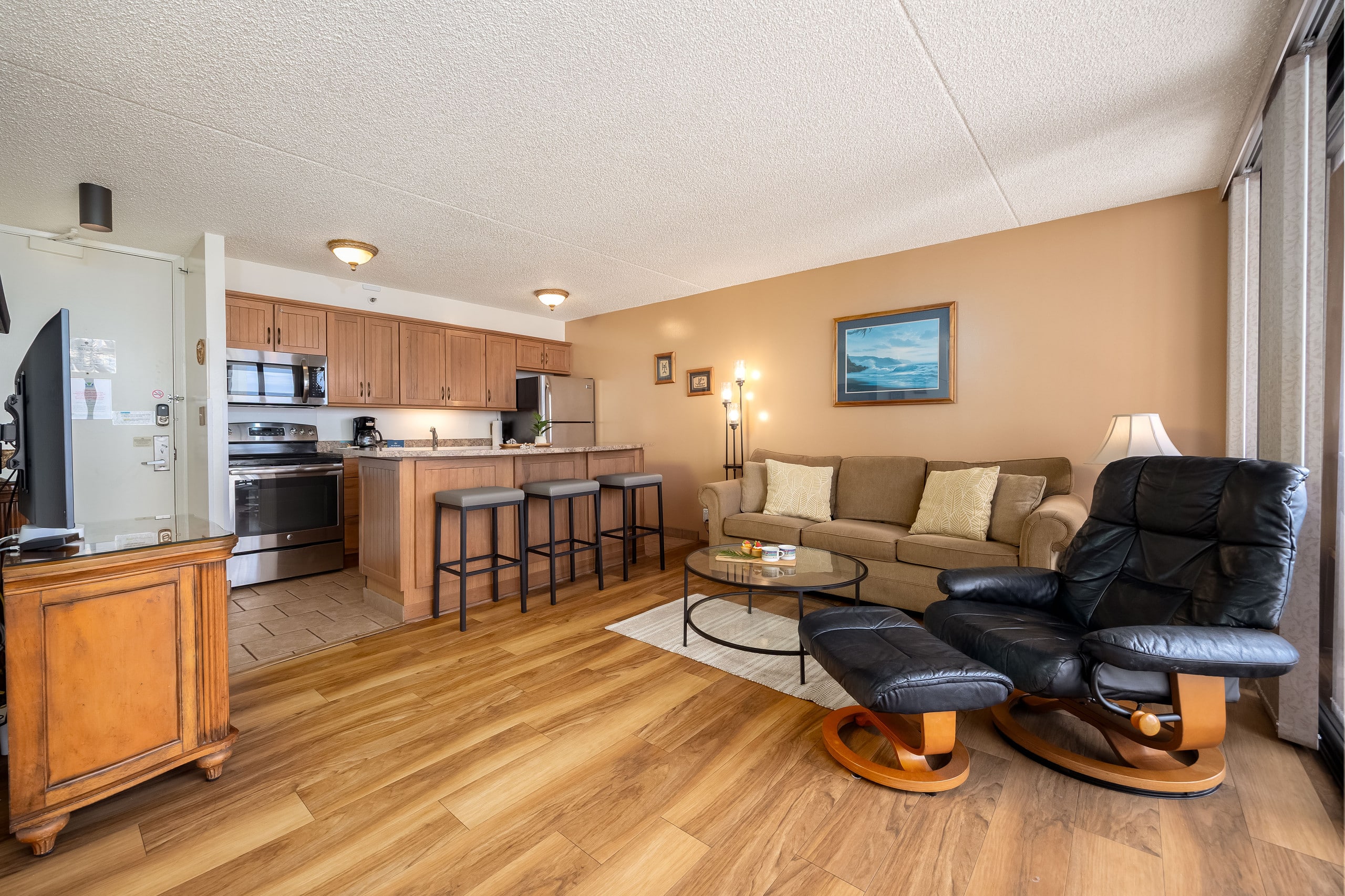 Condo in Honolulu · ★4.67 · 1 bedroom · 2 beds · 1 private bath - Image 8