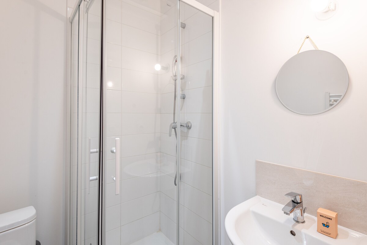 Top Airbnb: M22 *Marquer*Sweetness of living close to the train station in Annemasse