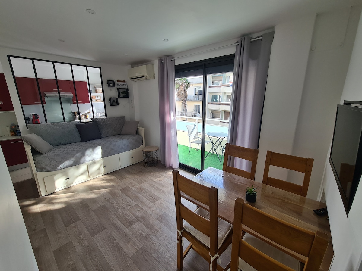 Annonce Airbnb populaire: Apartment 100 m from the beach à Canet En Roussillon