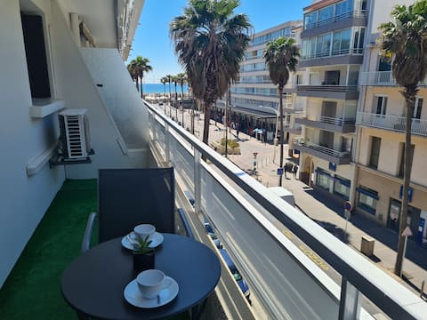 Popular Airbnb listing: Apartment 100 m from the beach in Canet En Roussillon