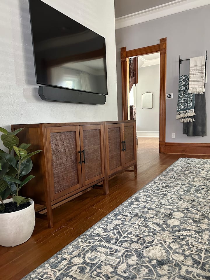Clear Lake Retreat - near beach, parks + downtown!