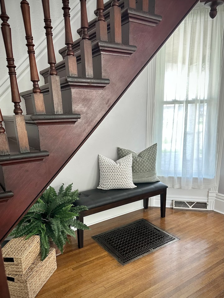 Clear Lake Retreat - near beach, parks + downtown!