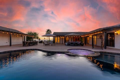 3 House Estate / Family Adventureland Sleeps 20+