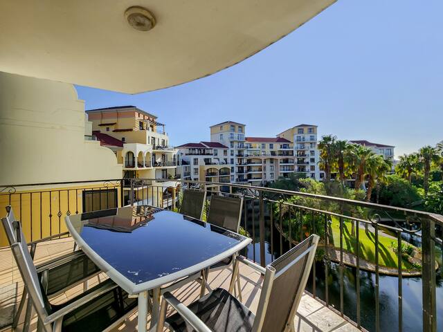 Safe, walkable, pools, park and great for families gallery image 3